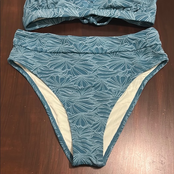 CUPSHE Cyan High Waisted Scalloped V Neck Bikini Set Women Size M NWOT - Picture 2 of 13